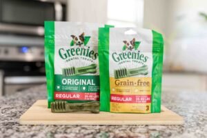 Read more about the article Do Greenies Cause Cancer in Dogs? Vet Insights Debunk Myths